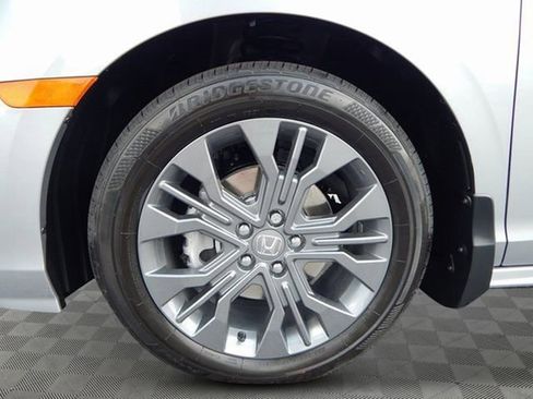 New 2026 Honda Odyssey Touring image 12