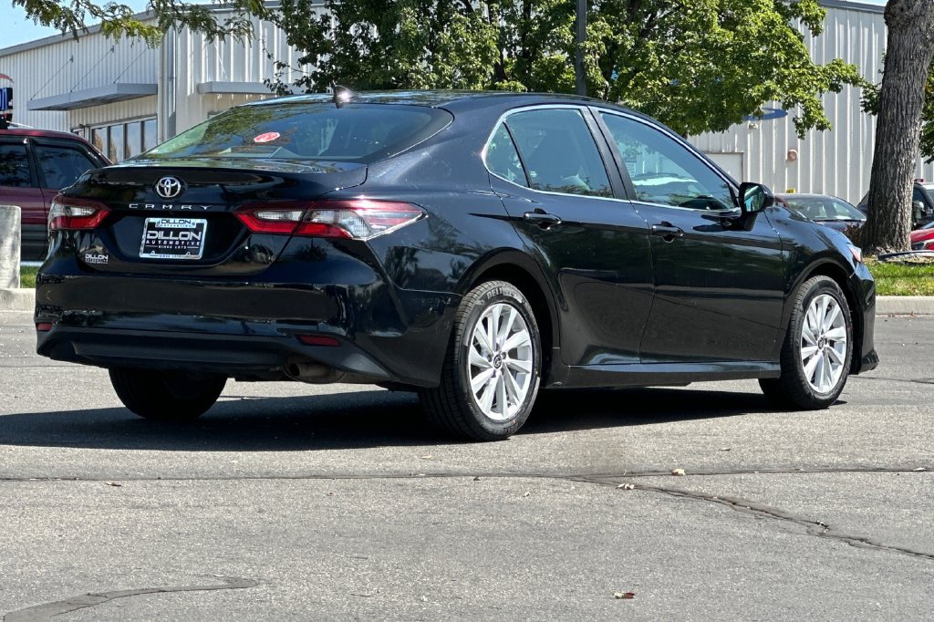 Used 2021 Toyota Camry LE FWD image 8