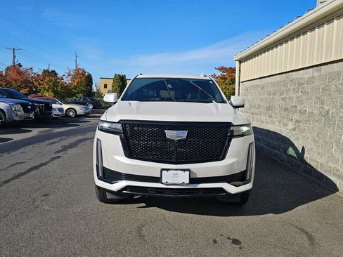 Certified 2023 Cadillac Escalade ESV Sport Platinum image 12