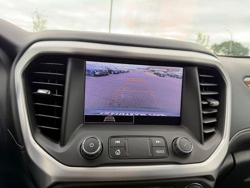 Used 2023 GMC Acadia SLE FWD image 16