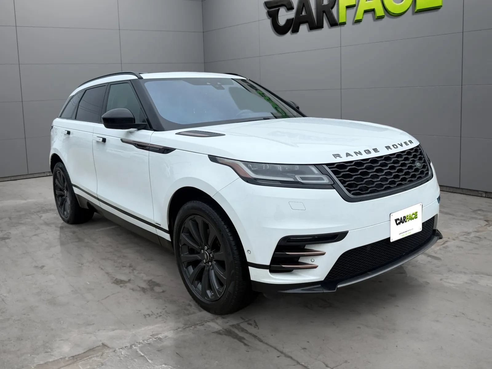 Used 2018 Land Rover Range Rover Velar R-Dynamic SE AWD/4WD image 4