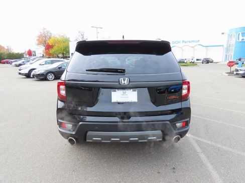Certified 2022 Honda Passport TrailSport image 5