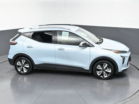 Used 2022 Chevrolet Bolt EUV LT w/ Convenience Package image 46