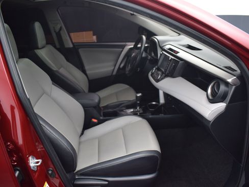 Used 2018 Toyota RAV4 Limited w/ Advanced Technology Package image 10