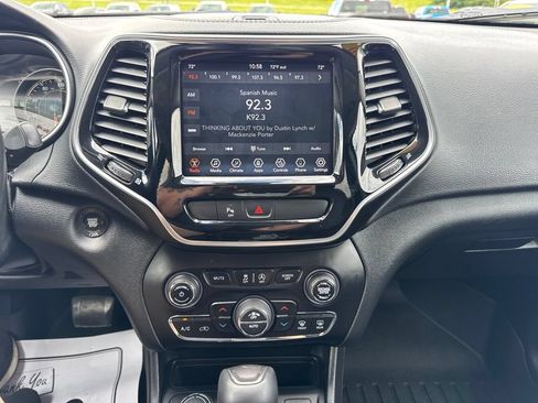 Used 2020 Jeep Cherokee Limited AWD/4WD image 3