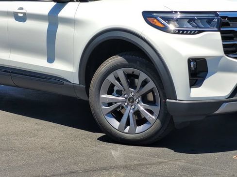 New 2026 Ford Explorer Active AWD/4WD image 2