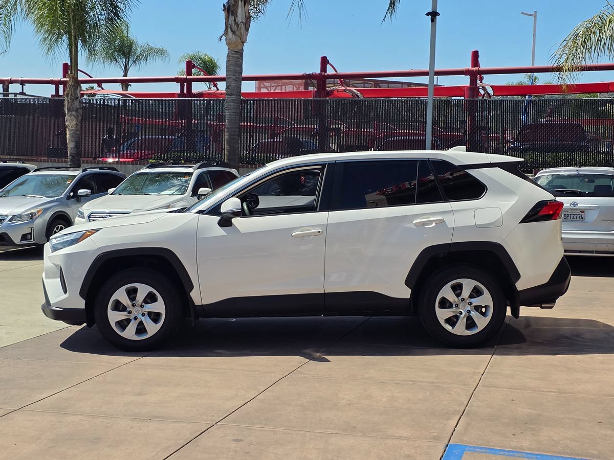 Used 2023 Toyota RAV4 LE AWD/4WD image 9