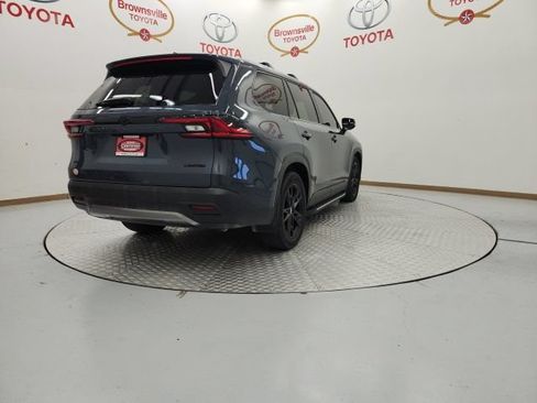 Used 2025 Toyota Grand Highlander AWD image 8
