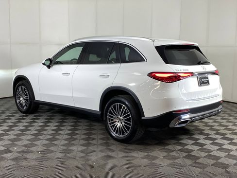 Used 2026 Mercedes-Benz GLC 300 4MATIC image 3
