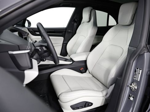 New 2026 Porsche Macan 4 Electric AWD/4WD image 5