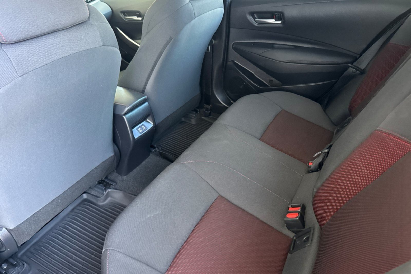 Certified 2024 Toyota Corolla SE w/ SE Premium Package FWD image 11