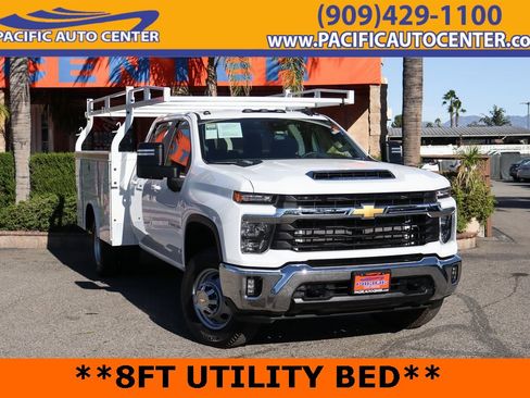 Used 2025 Chevrolet Silverado 3500 LT w/ Convenience Package image 1
