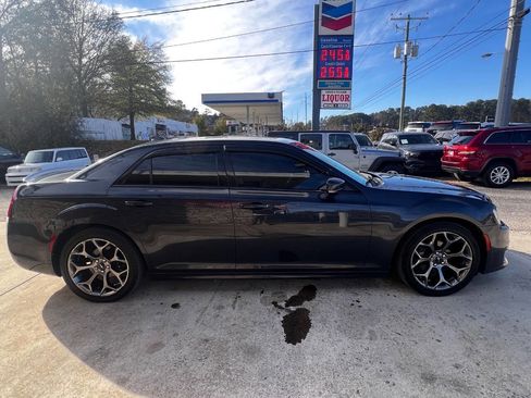 Used 2018 Chrysler 300 S w/ 300S Premium Group image 7