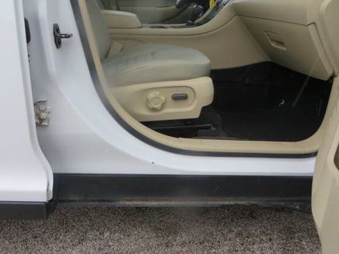 Used 2013 Ford Taurus SE image 18