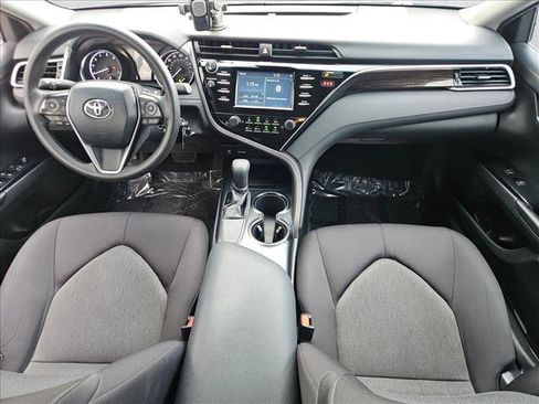 Used 2018 Toyota Camry LE image 16