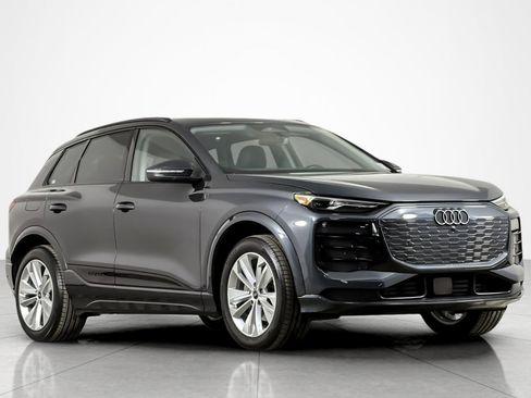 Certified 2025 Audi Q6 e-tron Premium w/ Convenience Package image 7