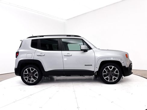 Used 2015 Jeep Renegade Latitude FWD image 34