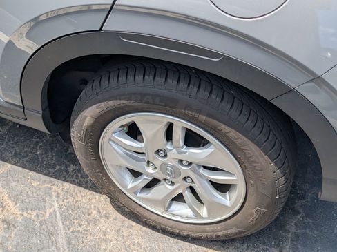 Used 2020 Hyundai Venue SEL FWD image 10