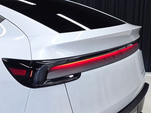 Used 2026 Tesla Model Y Long Range image 49