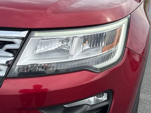 Used 2019 Ford Explorer XLT w/ Equipment Group 202A AWD/4WD image 12