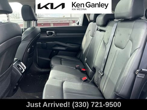 Certified 2023 Kia Sorento S w/ Panoramic Sunroof Package image 10