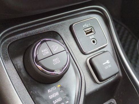Used 2019 Jeep Compass Trailhawk AWD/4WD image 23