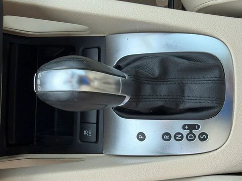 Used 2014 Volkswagen Eos FWD image 19