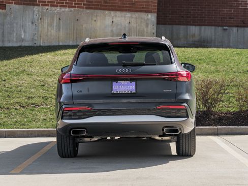 Certified 2025 Audi Q5 Premium w/ Convenience Package image 29