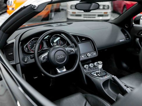 Used 2011 Audi R8 V10 AWD/4WD image 2