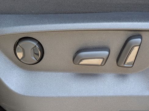 Certified 2025 Volkswagen Atlas Peak Edition SE image 20