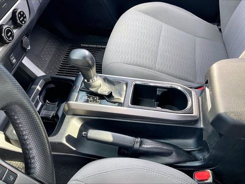 Used 2018 Toyota Tacoma SR5 image 14