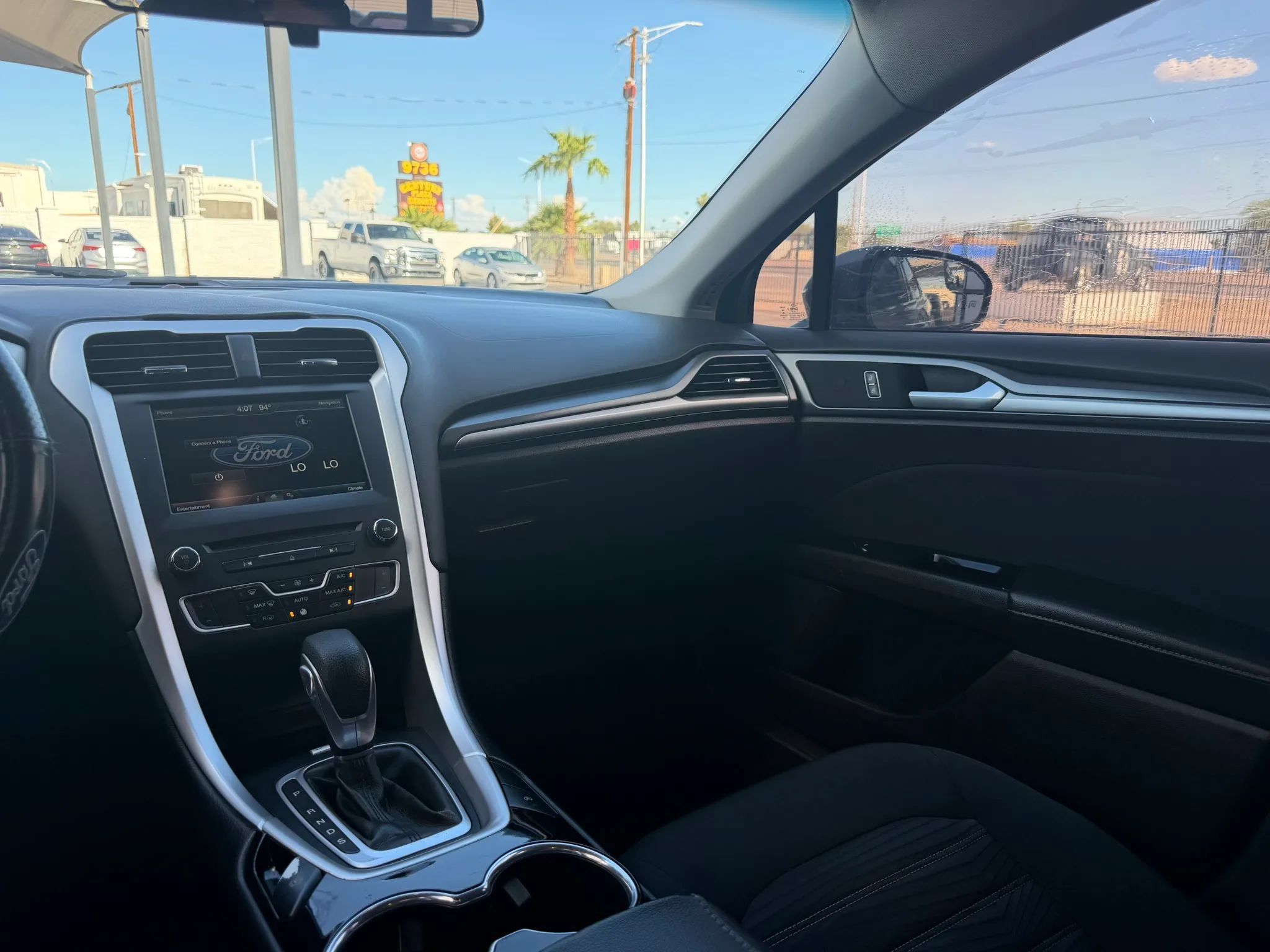 Used 2016 Ford Fusion SE FWD image 21