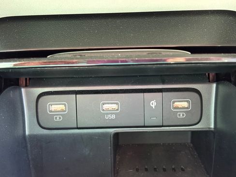 Certified 2023 Kia Sorento SX image 31