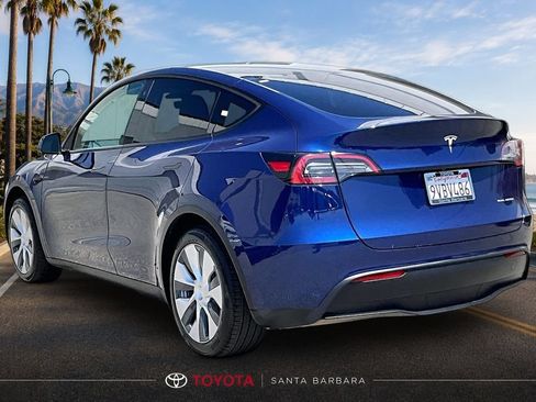 Used 2023 Tesla Model Y Long Range AWD/4WD image 4