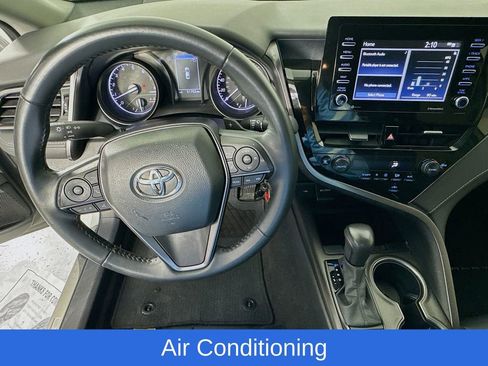 Used 2024 Toyota Camry SE image 13