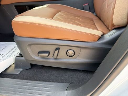 New 2026 Nissan Pathfinder Platinum image 10