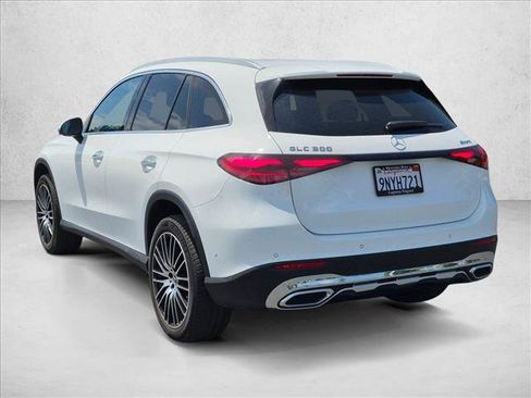 Used 2024 Mercedes-Benz GLC 300 4MATIC image 8