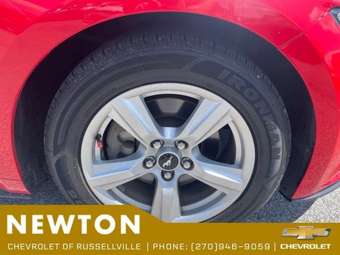 Used 2016 Ford Mustang Coupe RWD image 9