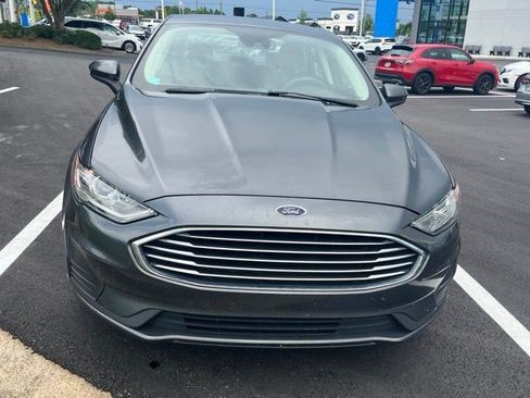 Used 2020 Ford Fusion SE FWD image 2