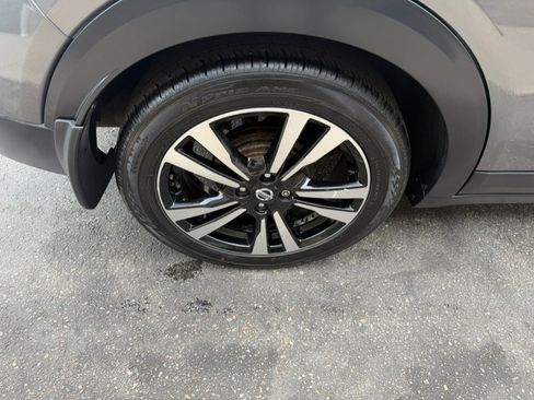 Used 2019 Nissan Kicks SV FWD image 9
