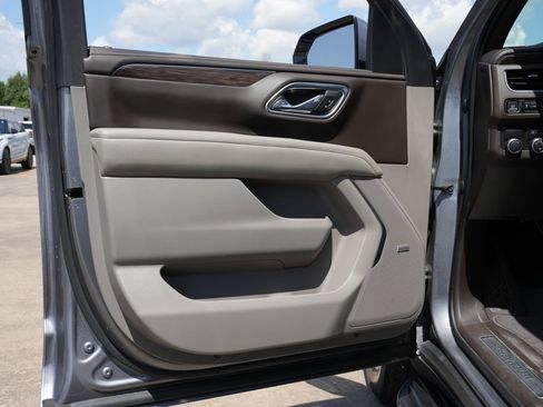 Used 2021 Chevrolet Tahoe LT RWD image 17