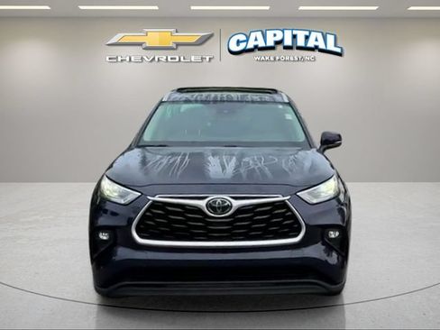 Used 2020 Toyota Highlander XLE FWD image 9