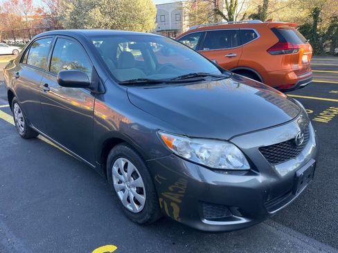 Used 2010 Toyota Corolla LE image 3