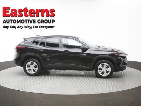 Used 2024 Chevrolet Trax LS FWD image 44