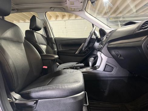 Used 2015 Subaru Forester 2.5i Limited AWD/4WD image 10