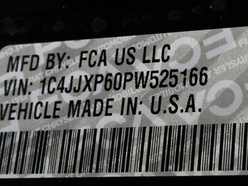 Used 2023 Jeep Wrangler Unlimited Sahara w/ Cold Weather Group image 31