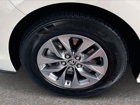 Certified 2021 Toyota Sienna XLE image 31