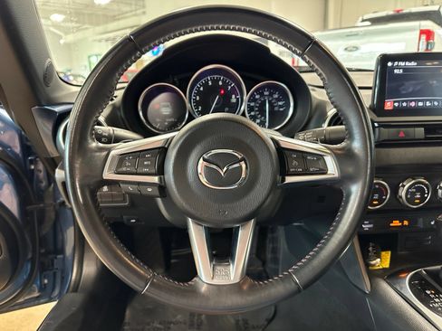 Used 2019 MAZDA MX-5 Miata RF Grand Touring RWD image 17