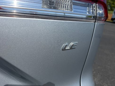 Used 2023 Toyota Corolla Cross LE FWD image 11