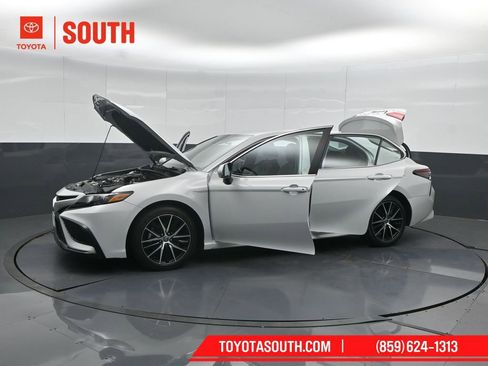 Used 2024 Toyota Camry SE FWD image 51